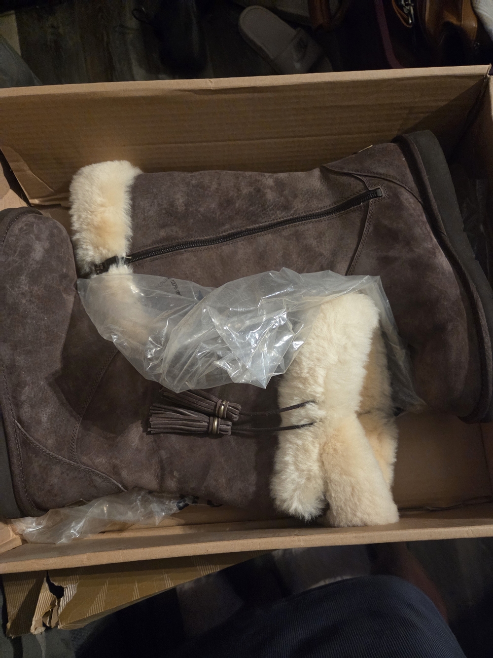 UGG W Plumdale Tall Shearling-Trim Boots - Black with Chestnut Trim